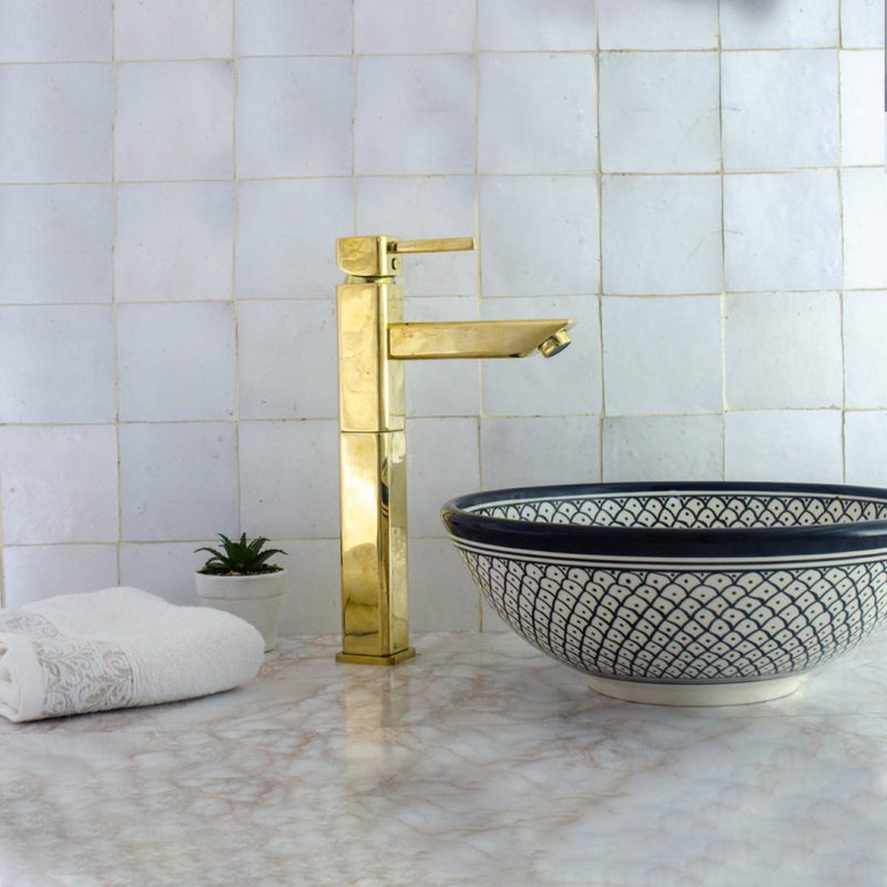 Elevate Your Bathroom with an Exquisite #AntiqueBrassFaucet for a Timeless and Elegant Touch